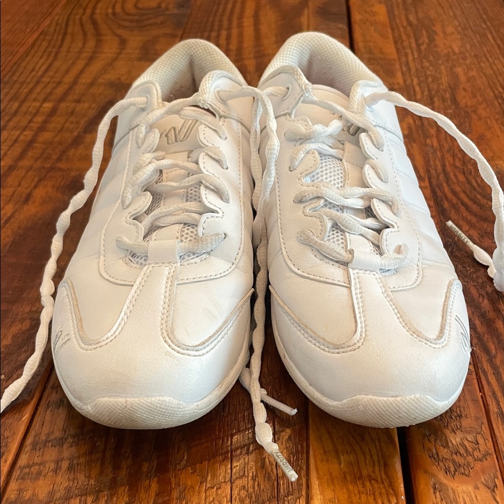 Varsity Cheerleader II shoes size 8 - Picture 3 of 5